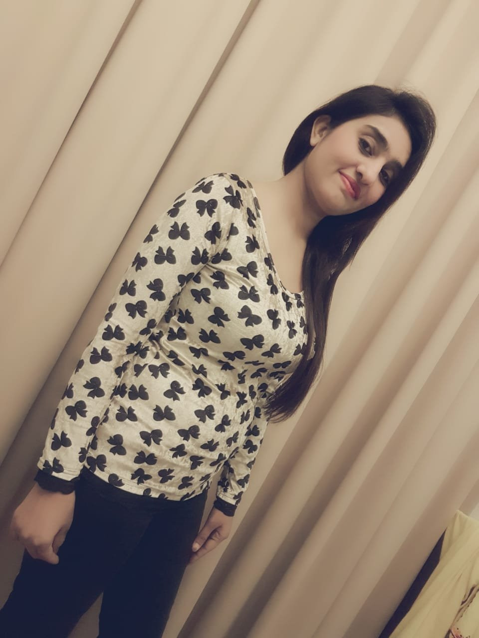 indian-call-girls-in-abudhabu-downtown-0557892756-small-2