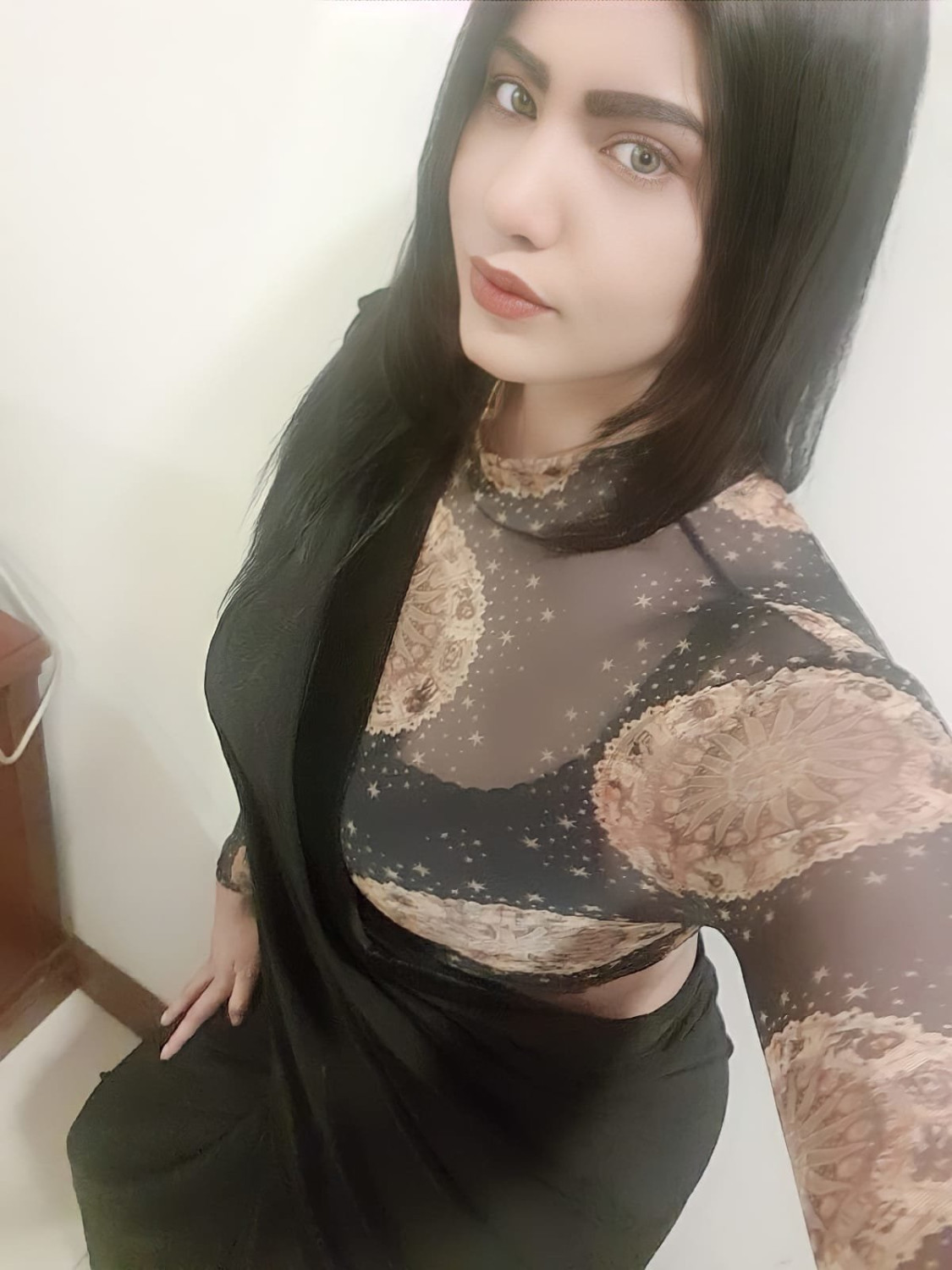 sharjah-vip-model-0552639970-small-0