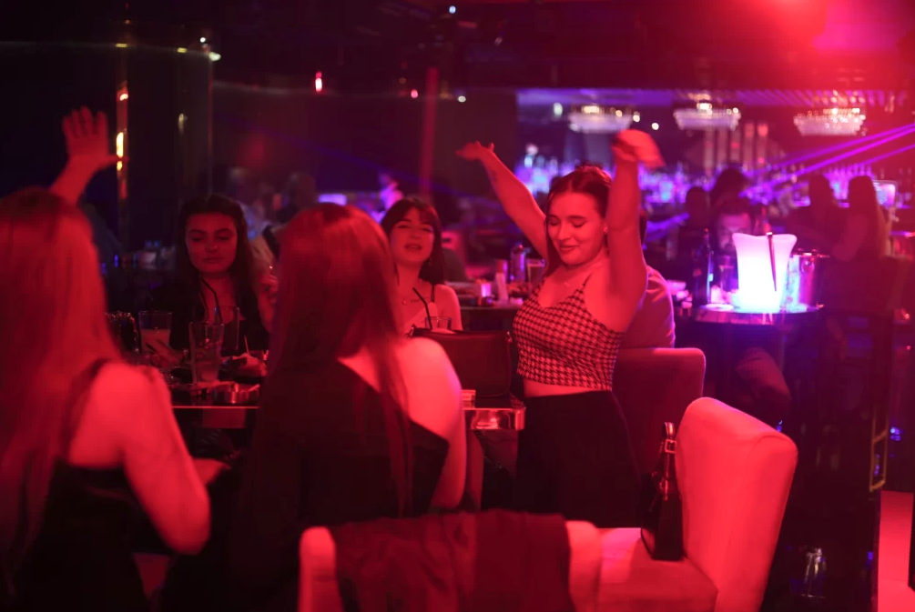 eve-lounge-russian-club-russian-clubs-in-dubai-small-0