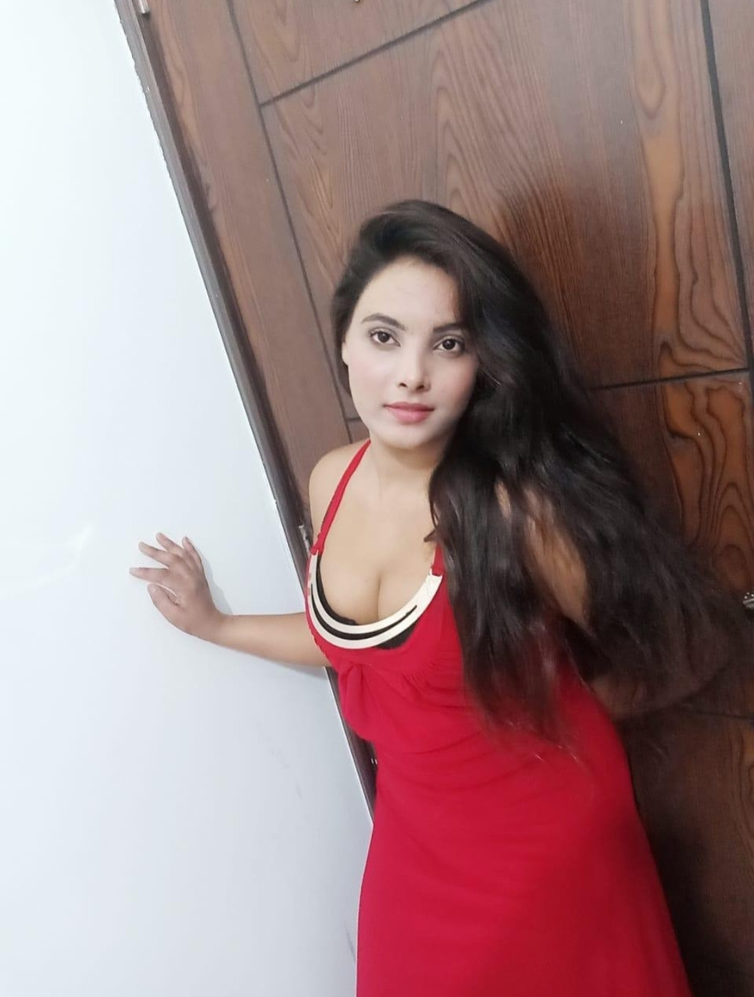 escorts-model-in-ajman-small-1