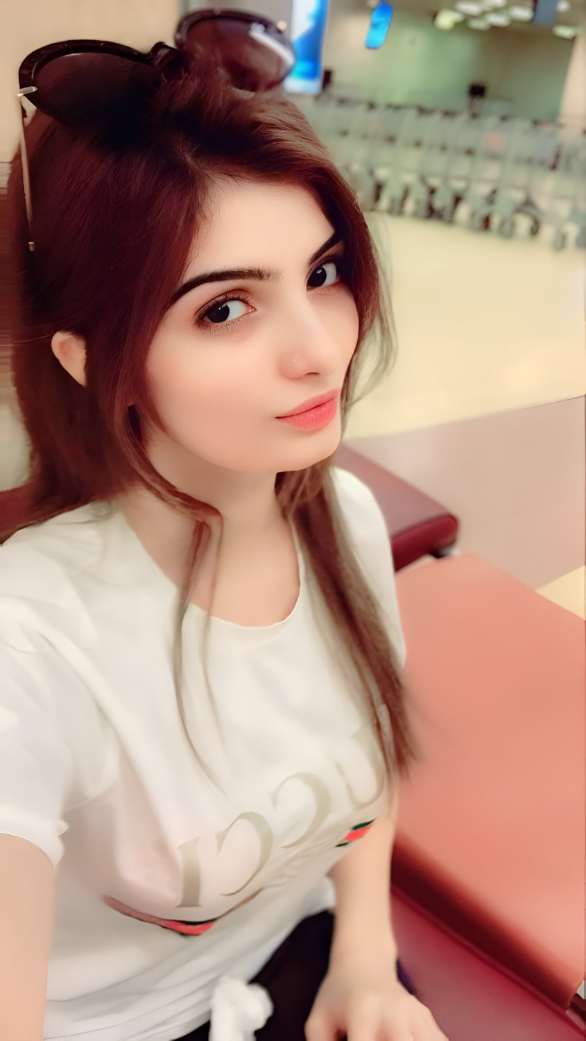 indian-dubai-escort-ayra-khan-small-1