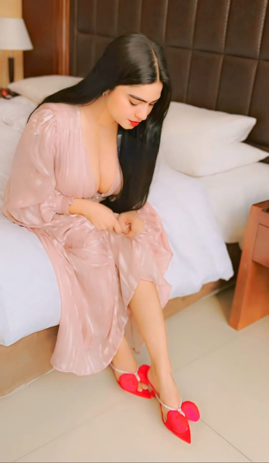 indian-model-komal-971581445757-dubai-escorts-small-4