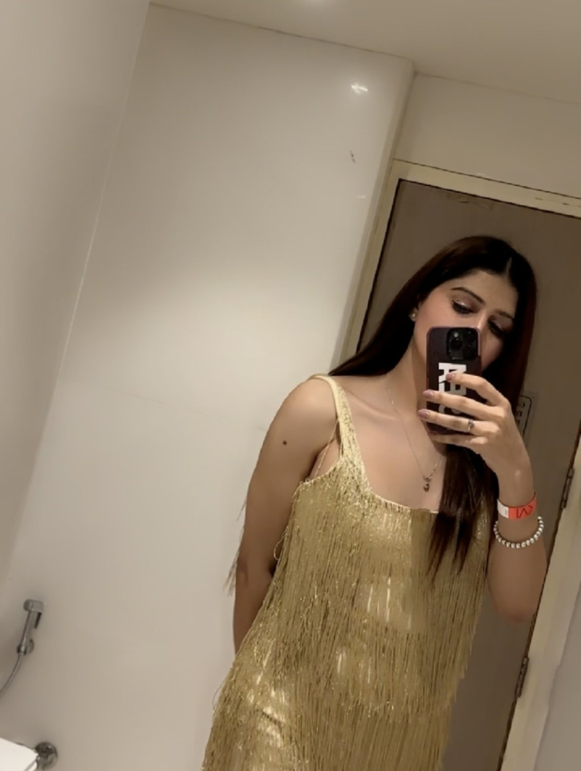 dubai-indian-escort-971524379072-small-0