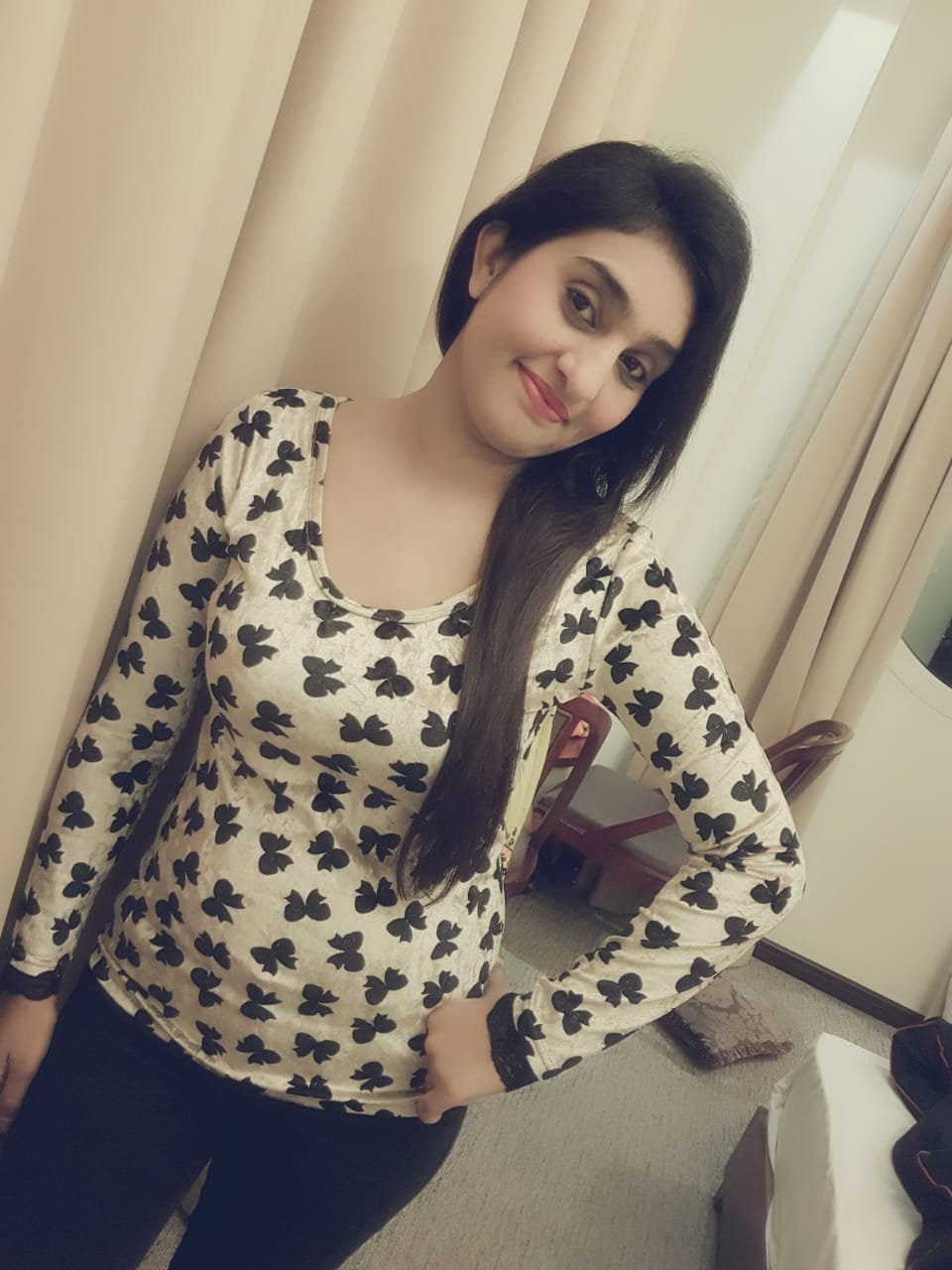 independent-call-girl-ajman-indian-vip-model-small-0